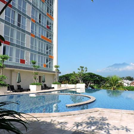 Ascent Premiere Hotel And Convention Malang Exterior foto